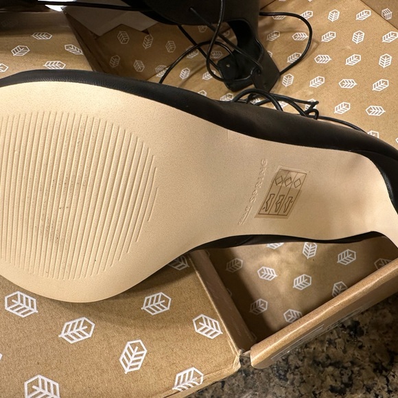 Brand new elegant shoes - Picture 6 of 7